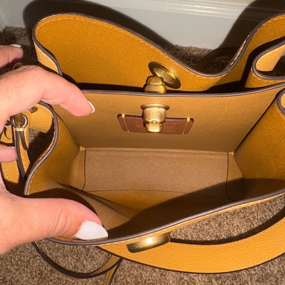 Authentic Coach Crossbody Purse - Picture 5 of 9